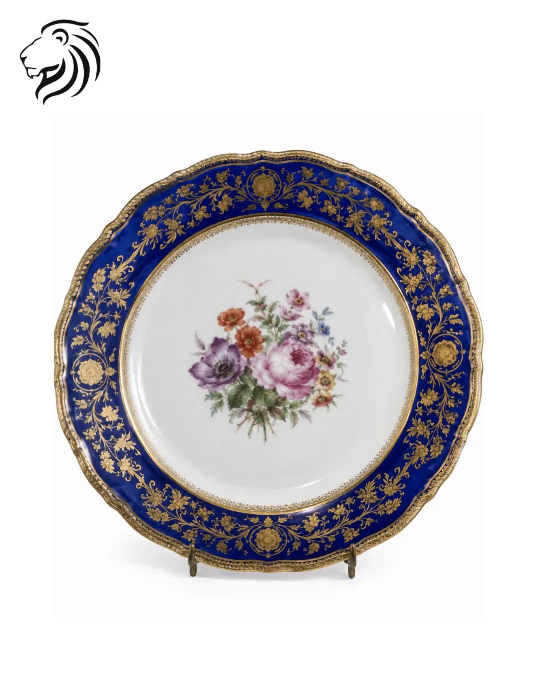 Assiette à bord bleu et bouquet