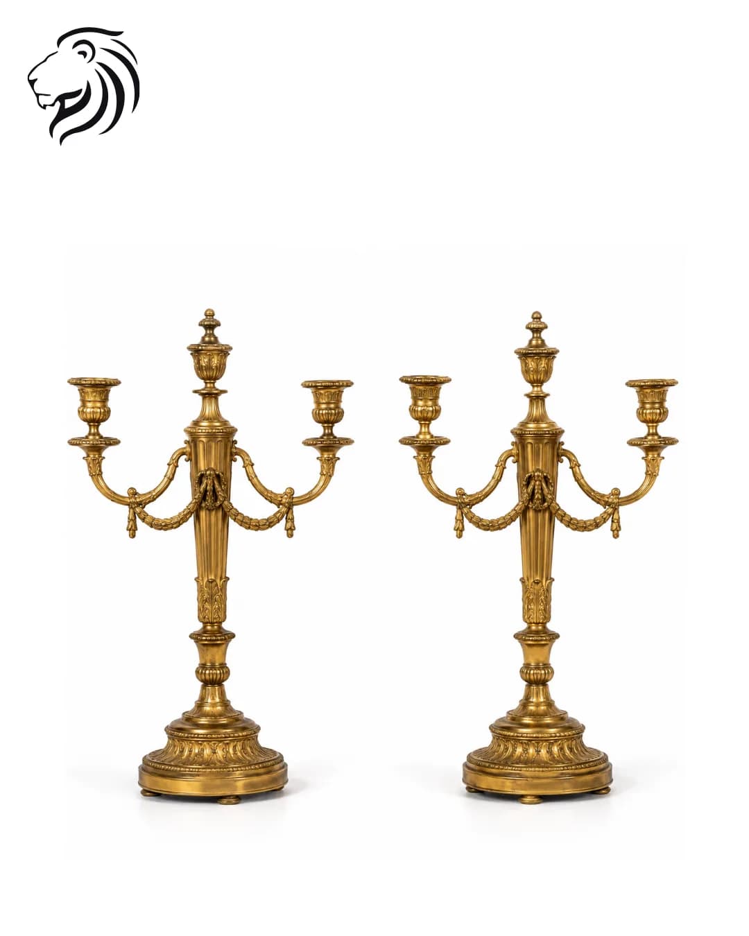 Paire de candélabres à trois lumières