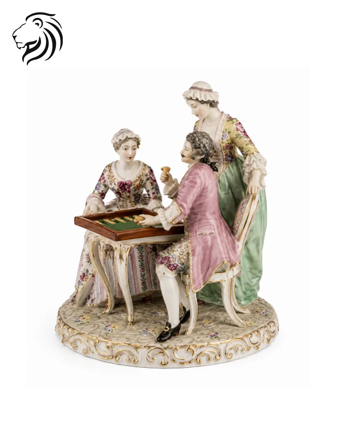 Groupe en porcelaine à trois personnages