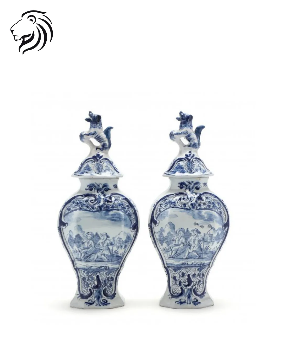Paire de vases balustres en cristal doublé bleu