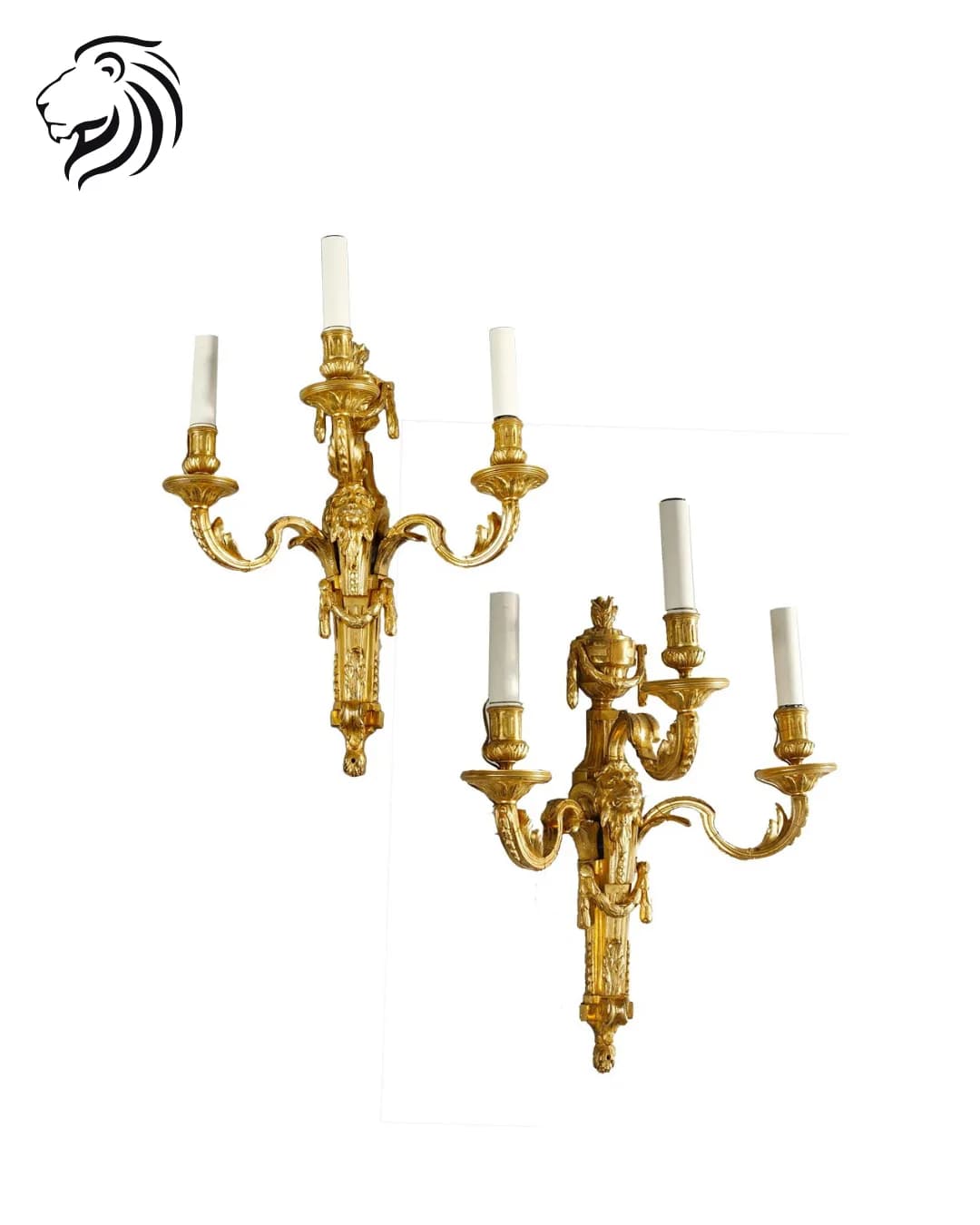 Paire d'appliques à trois lumières et nœuds de ruban