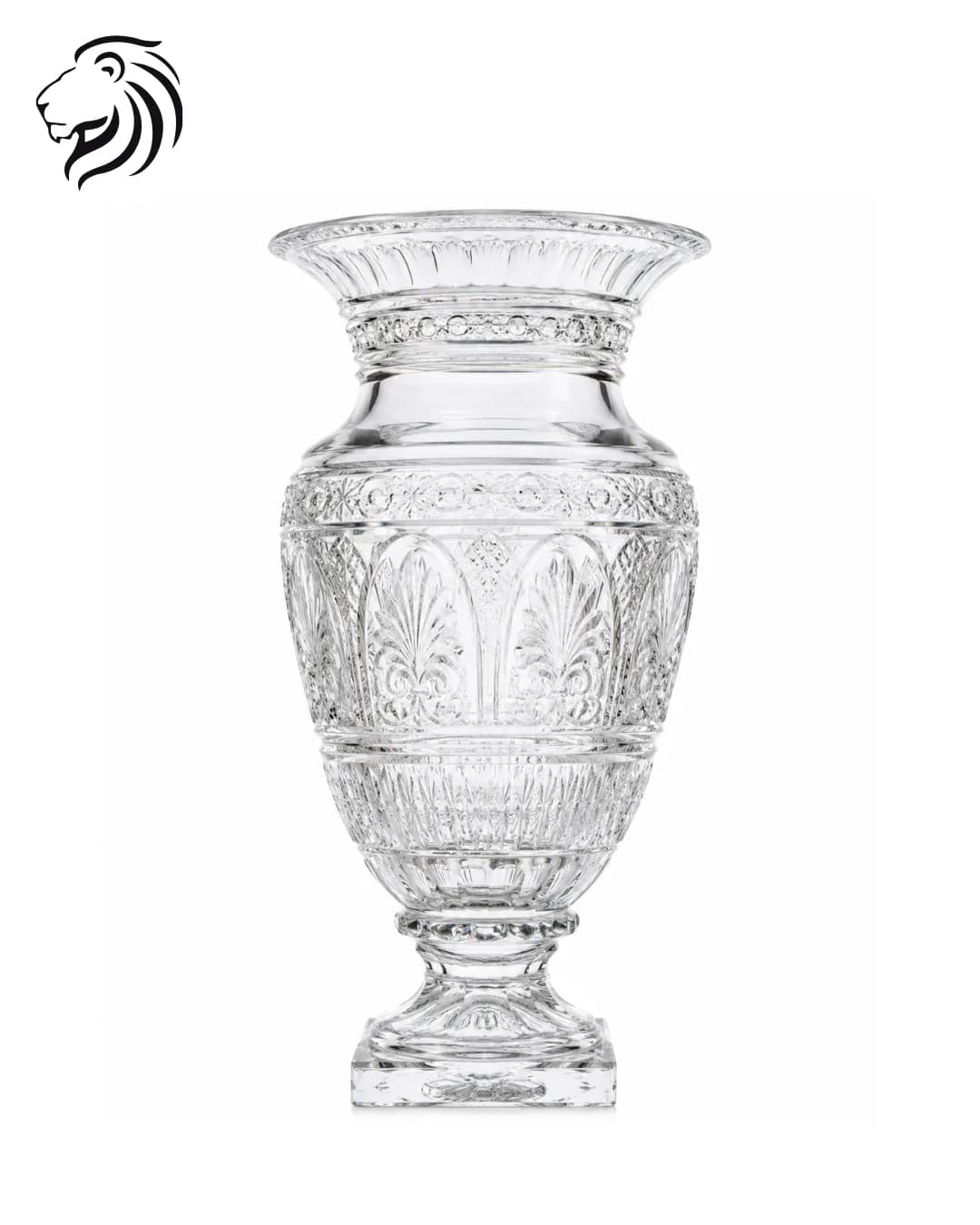 Grand vase en cristal à décor de palmettes