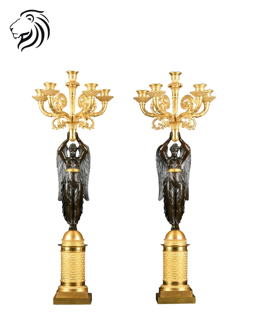 Paire de candélabres aux Victoires ailées