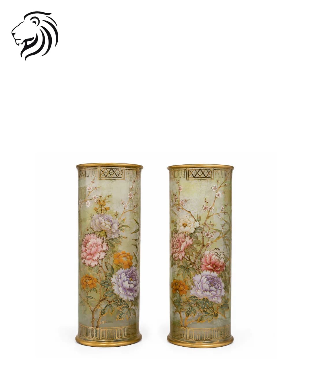 Paire de vases rouleaux à décor de fleurs