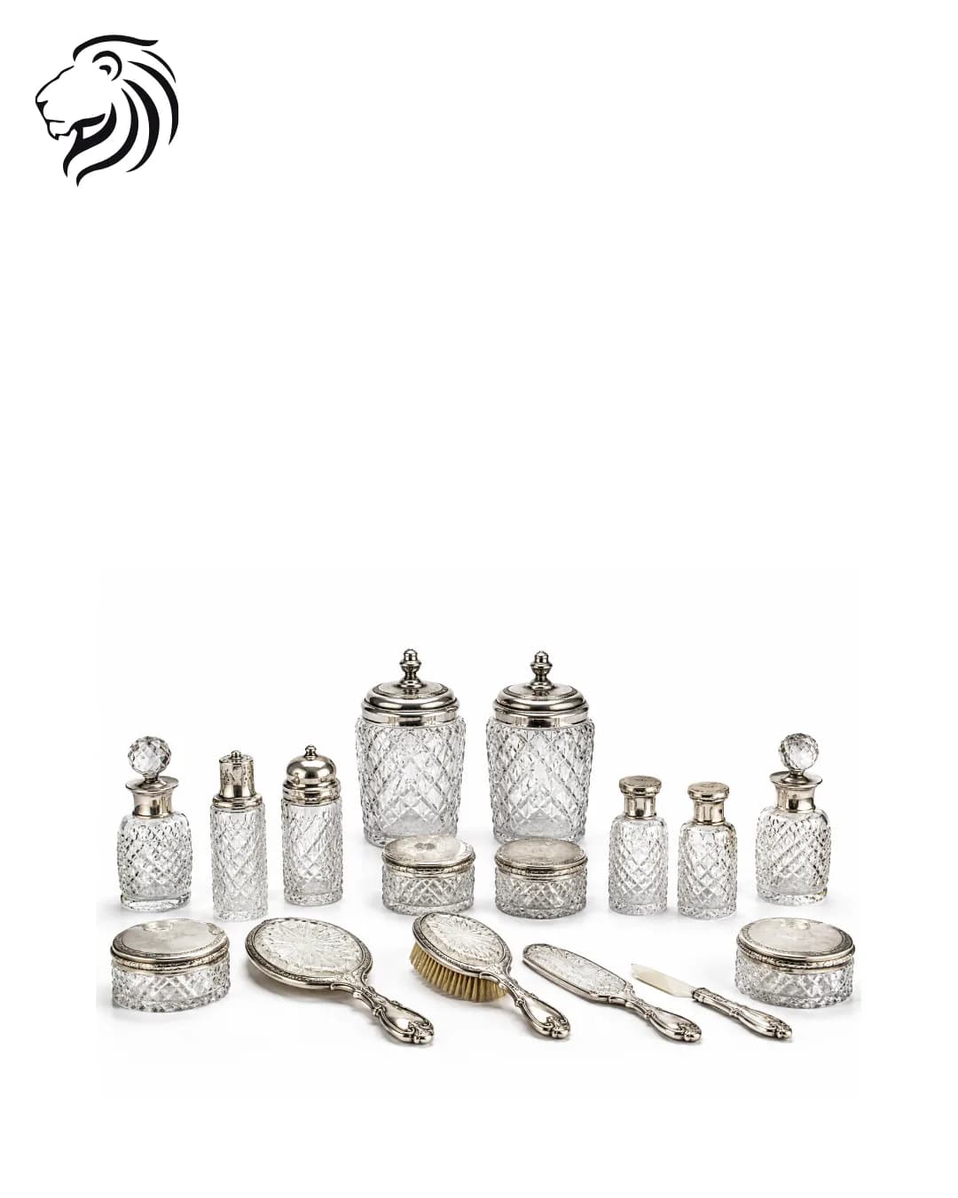 Nécessaire de toilette en cristal comprenant douze pièces