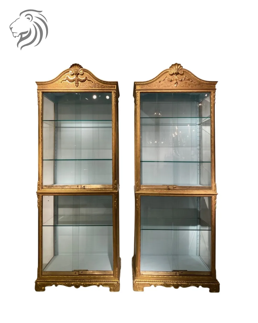 Paire de vitrines de style Régence en bois doré, époque Napoléon III