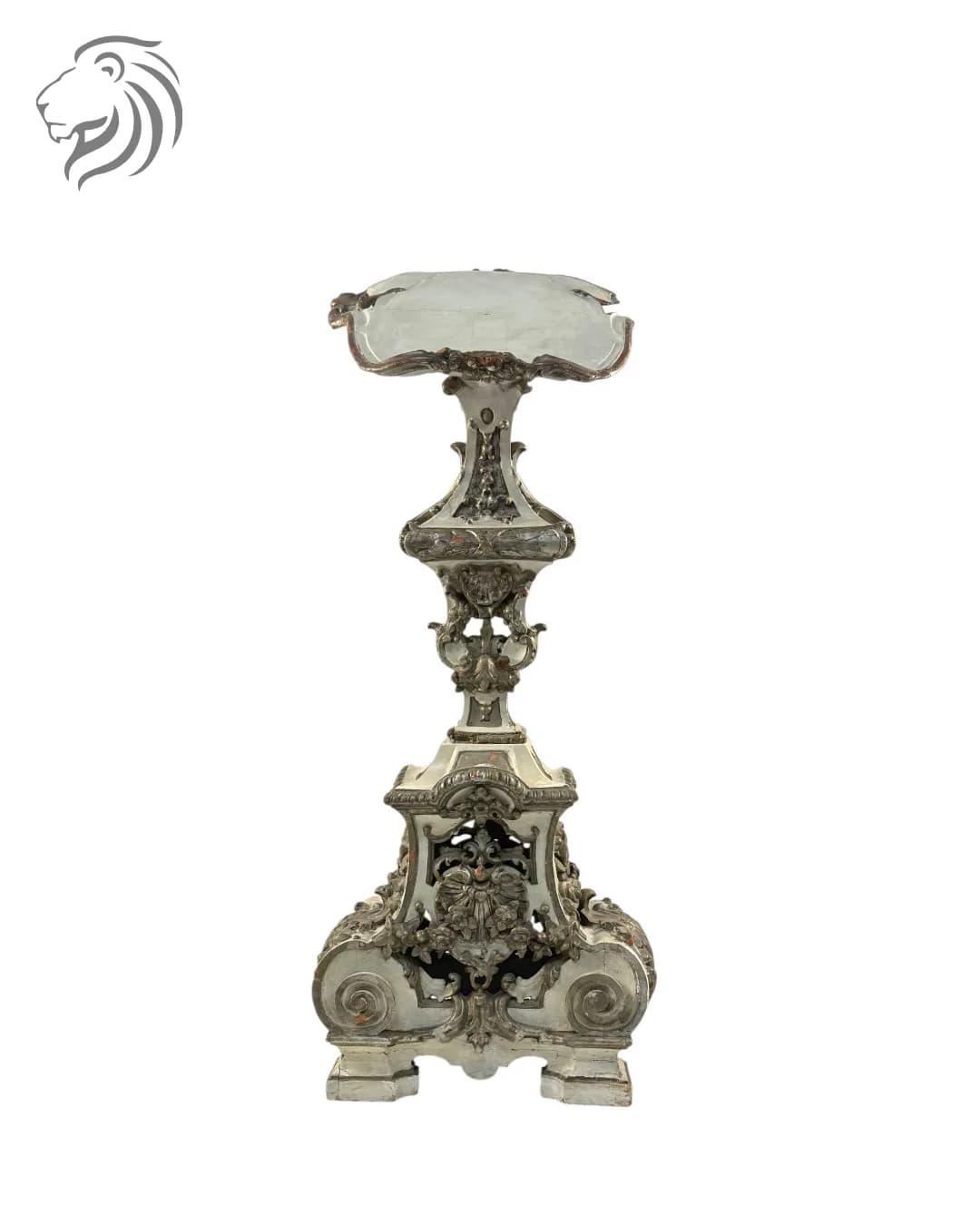 Lutrin en bois sculpté, laqué et doré